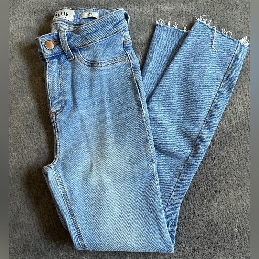New Look Light Blue Ankle Jeans